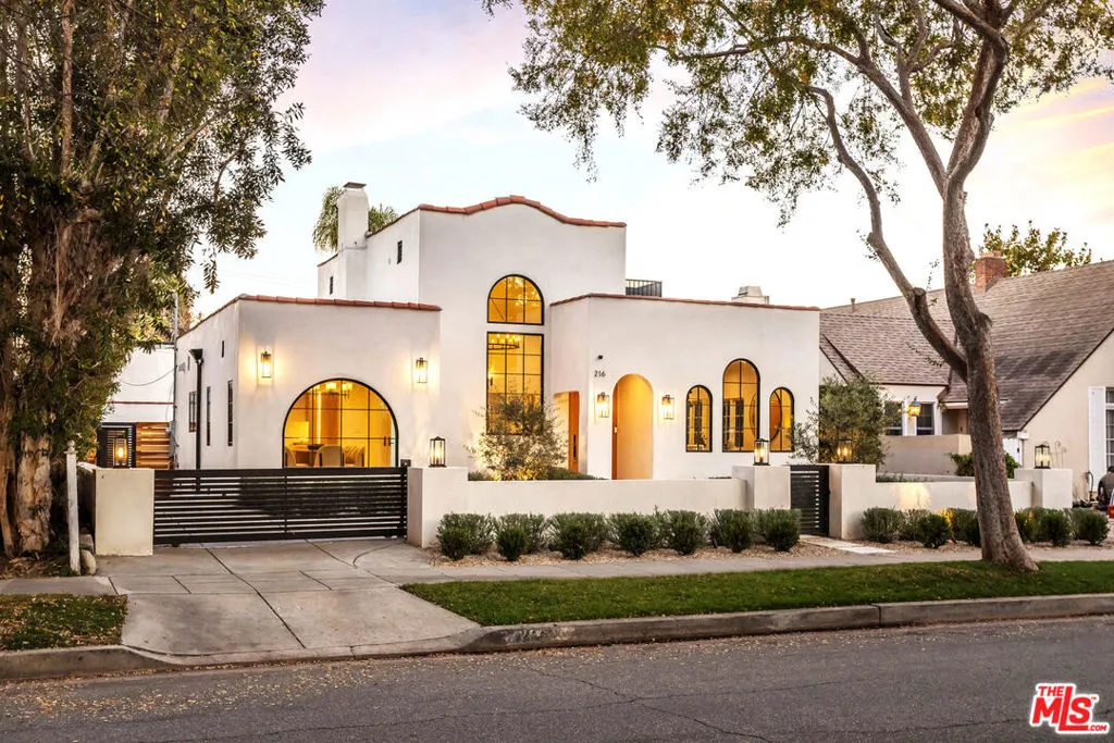 216 S Almont Drive, Beverly Hills, California 90211 home-pic-0